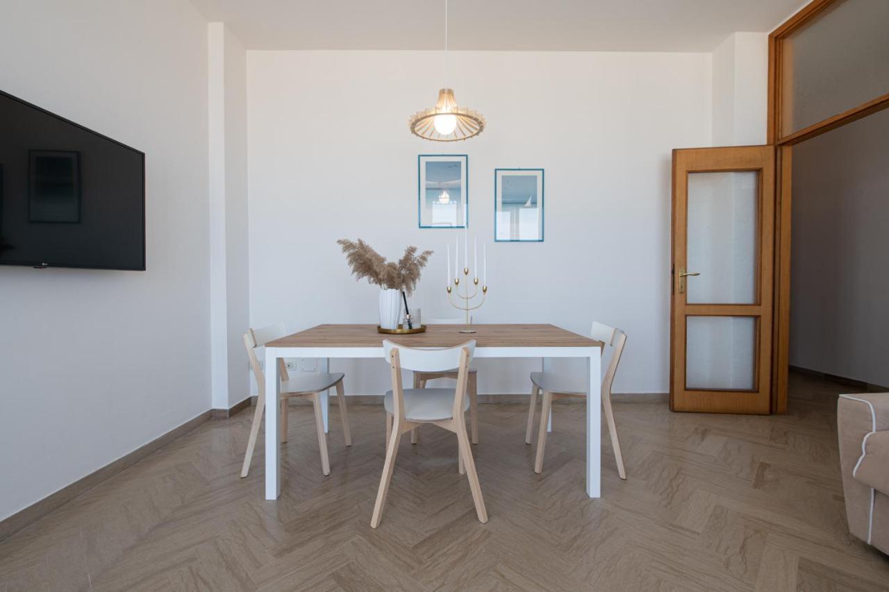 Apartamento Ventodue Rímini Exterior foto