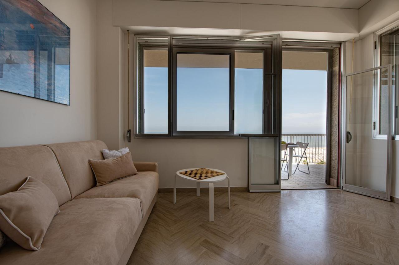 Apartamento Ventodue Rímini Exterior foto
