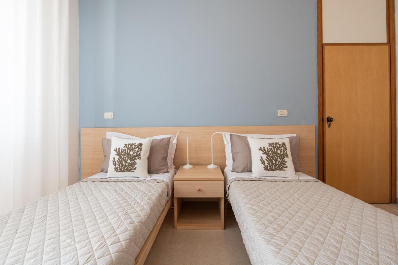 Apartamento Ventodue Rímini Exterior foto