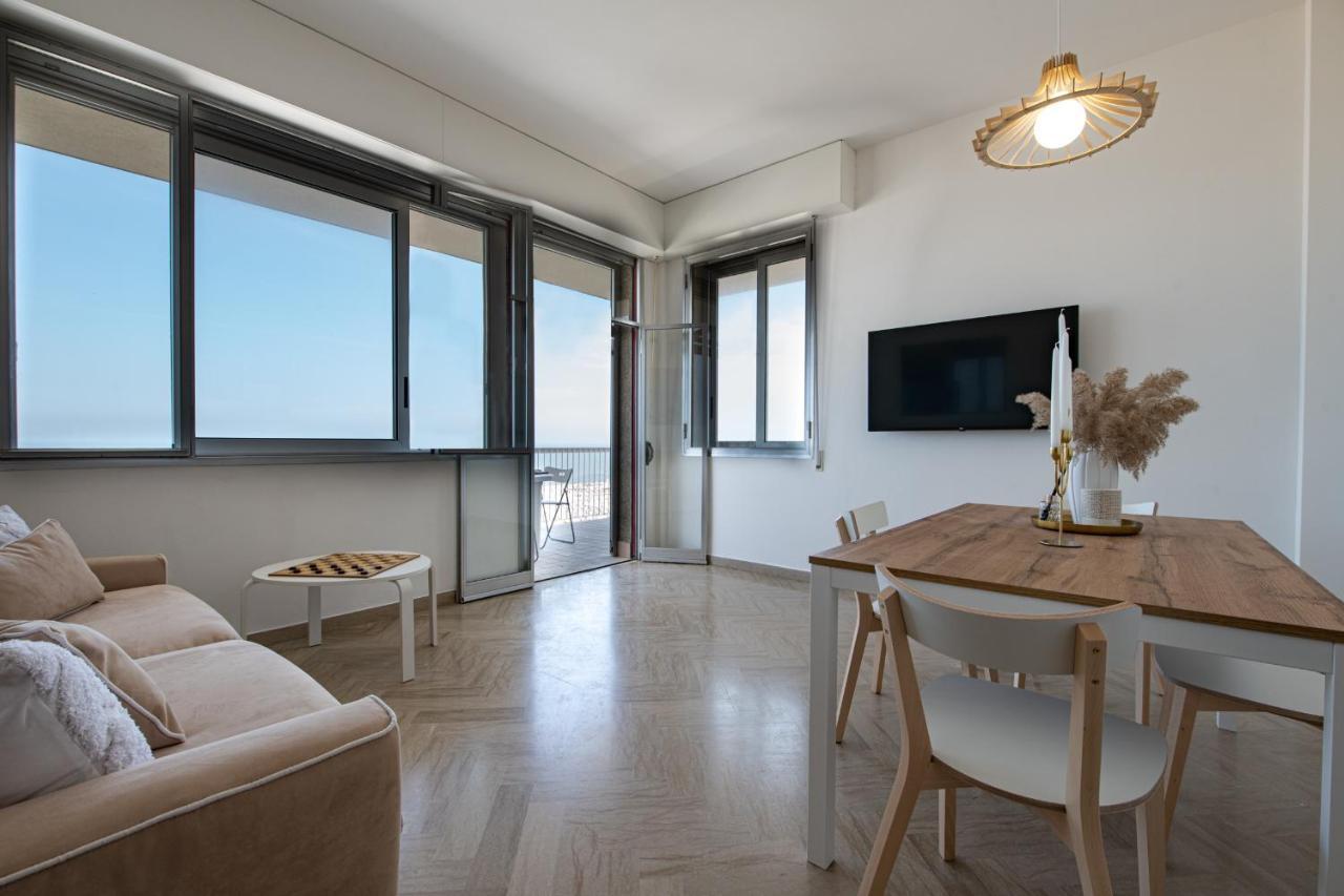 Apartamento Ventodue Rímini Exterior foto